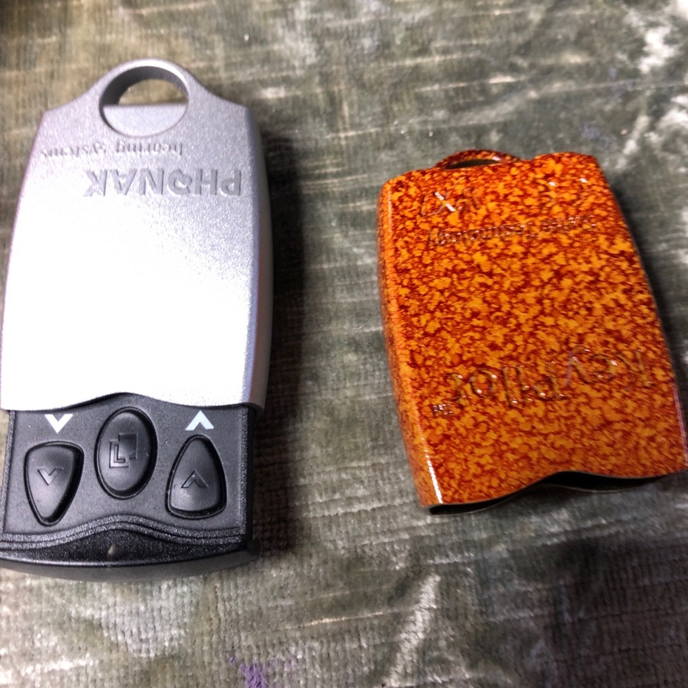 KeyPilot2 Remote Control - Silver and Orange - Picture 4 of 8